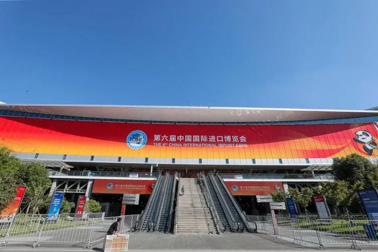 第六届进博会奏响共促全球繁荣进步新乐章